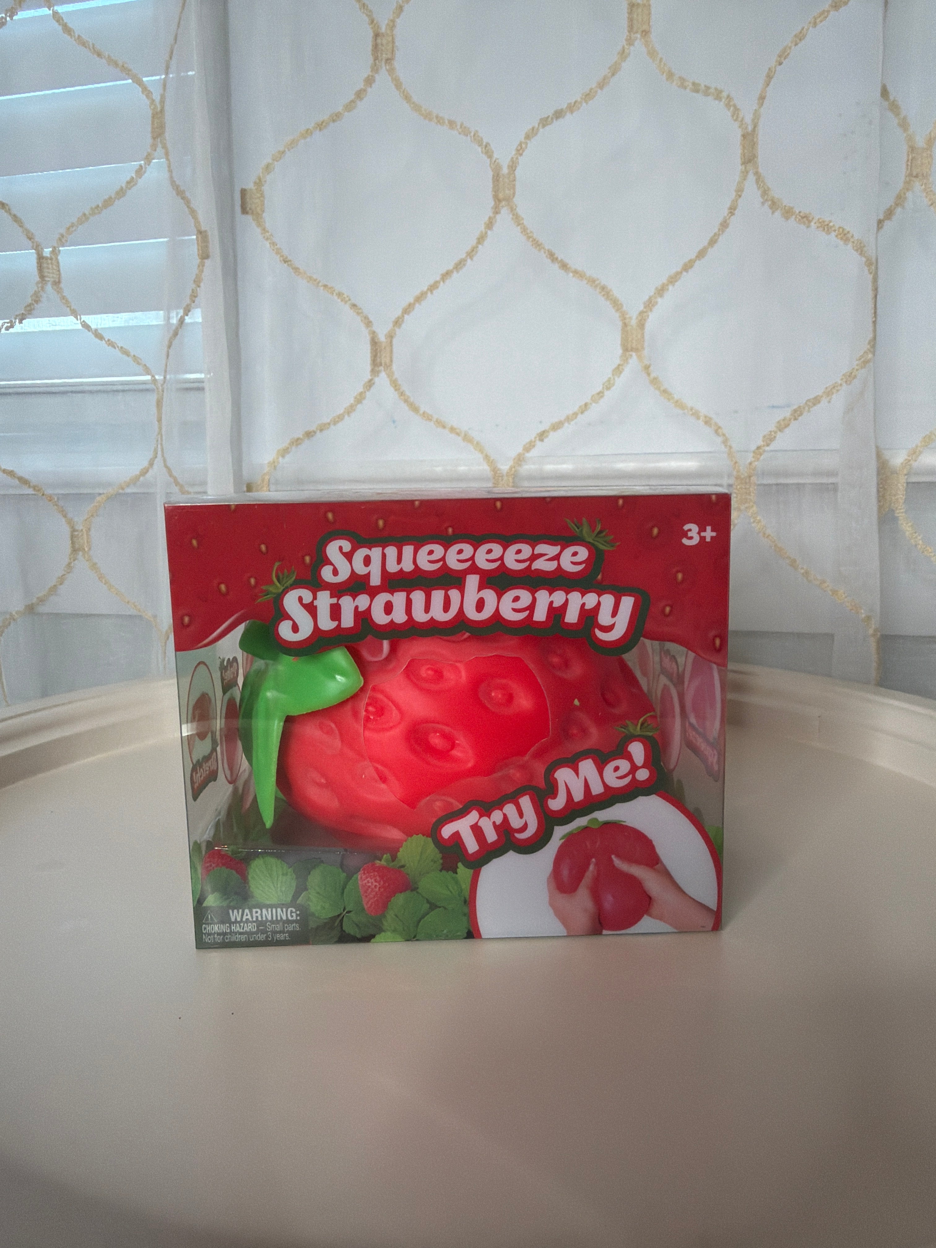 Squeeeeze strawberry