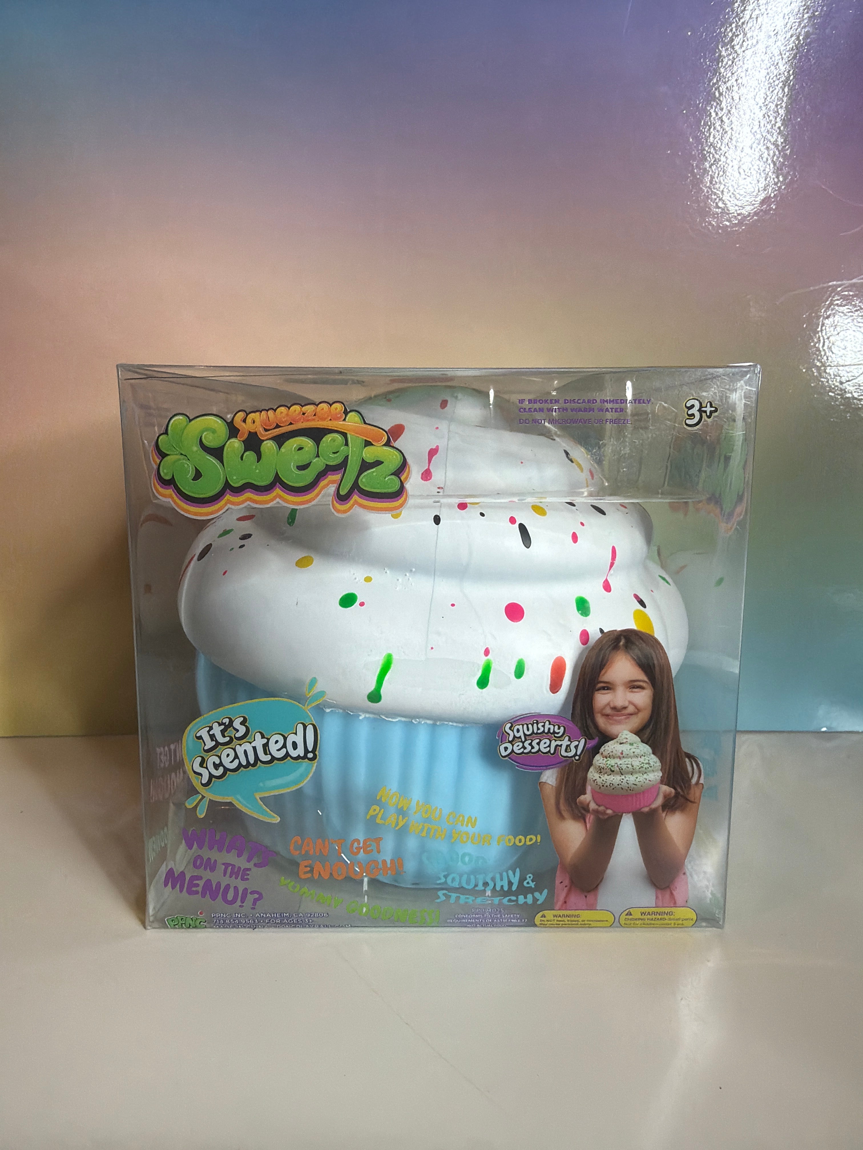 Squeeeeze Sweets Cupcake